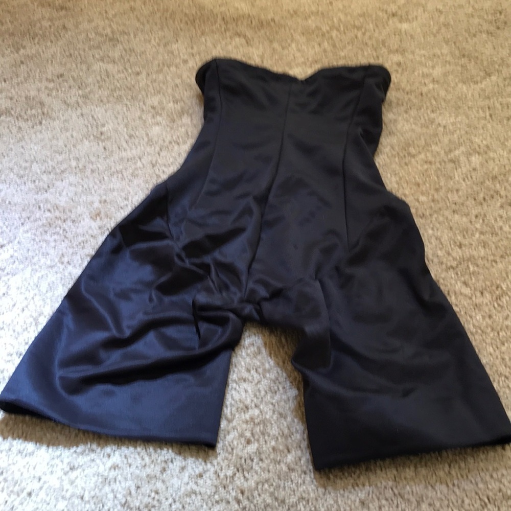 NWT! Miraclesuit size medium black thigh slimmer